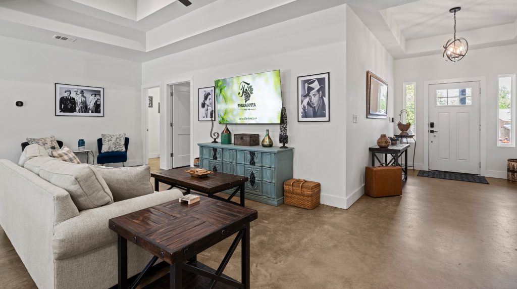 Beautiful natural landscapes and hiking trails in Wimberley that attract visitors looking for a refreshing and memorable weekend getaway.